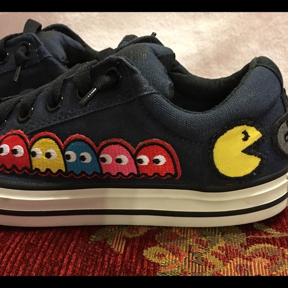 converse pac man